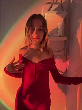 Snapshot of enjoy_my_beauty chatting on 01.14.25 enjoy my beauty online show from 01.14.25