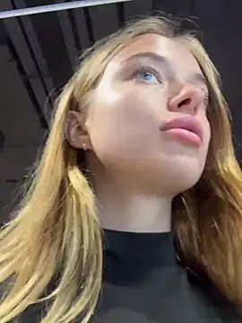 Snapshot of enjoy_my_beauty chatting on 02.03.25 enjoy my beauty online show from 02.03.25