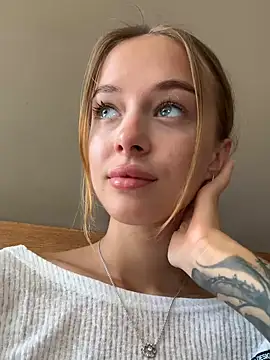 Snapshot of enjoy_my_beauty chatting on 02.06.25 enjoy my beauty online show from 02.06.25