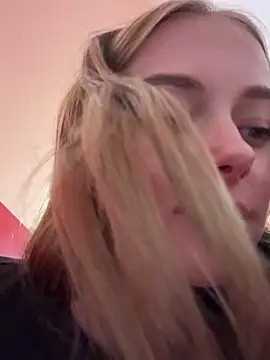 Snapshot of enjoy_my_beauty chatting on 02.19.25 enjoy my beauty online show from 02.19.25