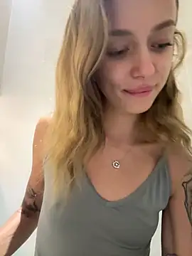 Snapshot of enjoy_my_beauty chatting on 03.14.25 enjoy my beauty online show from 03.14.25