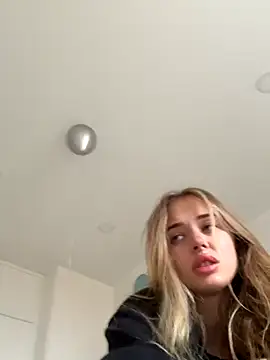 Snapshot of enjoy_my_beauty chatting on 11.02.25 enjoy my beauty online show from 11.02.25