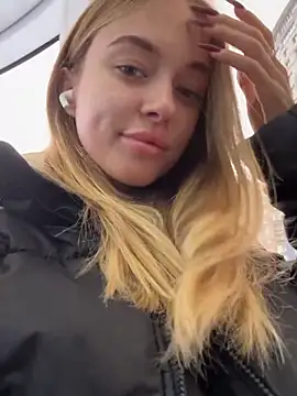 Snapshot of enjoy_my_beauty chatting on 11.15.25 enjoy my beauty online show from 11.15.25