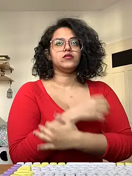 Snapshot of Curvydesifromgermany chatting on 03.20.25 Curvydesifromgermany online show from 03.20.25