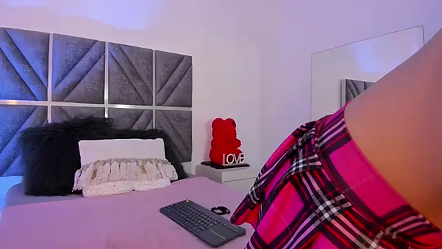 Laura Dicardy online show from 10.09.25