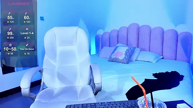 Snapshot of Haanna__ chatting on 12.21.24 Haanna online show from 12.21.24