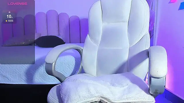 Snapshot of Haanna__ chatting on 02.13.25 Haanna online show from 02.13.25