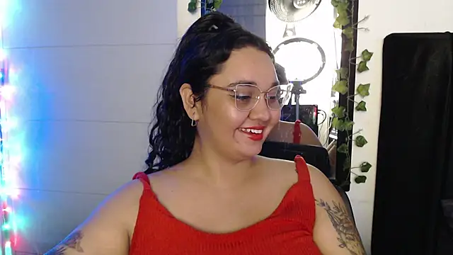 Snapshot of Alezapark chatting on 06.19.26 Alezapark online show from 06.19.26