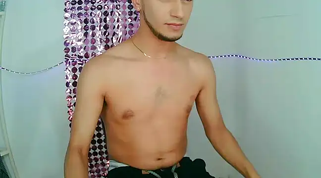 Snapshot of Kevin_Torres chatting on 12.03.24 Kevin Torres online show from 12.03.24