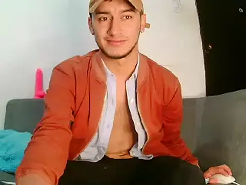 Snapshot of Kevin_Torres chatting on 12.14.24 Kevin Torres online show from 12.14.24