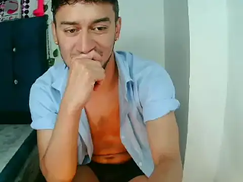 Snapshot of Kevin_Torres chatting on 12.14.24 Kevin Torres online show from 12.14.24