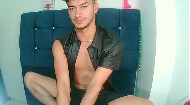 Snapshot of Kevin_Torres chatting on 01.11.25 Kevin Torres online show from 01.11.25