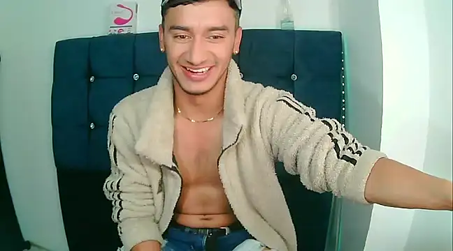 Snapshot of Kevin_Torres chatting on 01.12.25 Kevin Torres online show from 01.12.25