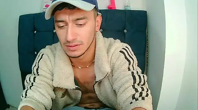 Snapshot of Kevin_Torres chatting on 01.12.25 Kevin Torres online show from 01.12.25