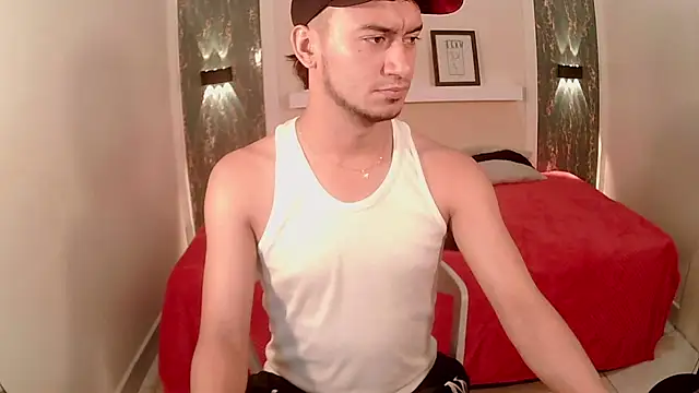 Snapshot of Kevin_Torres chatting on 09.16.25 Kevin Torres online show from 09.16.25