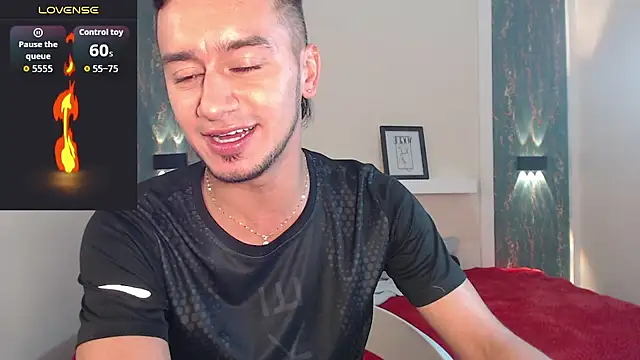 Snapshot of Kevin_Torres chatting on 09.27.25 Kevin Torres online show from 09.27.25