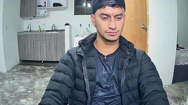 Snapshot of Kevin_Torres chatting on 10.21.25 Kevin Torres online show from 10.21.25