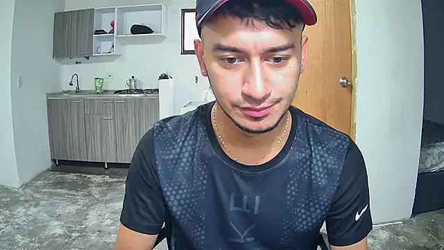 Snapshot of Kevin_Torres chatting on 10.21.25 Kevin Torres online show from 10.21.25