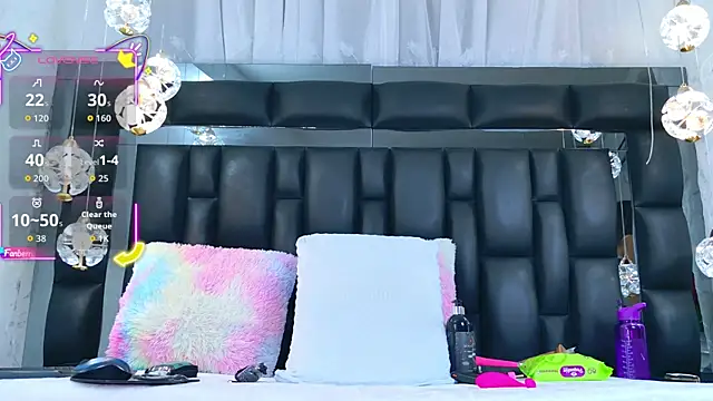 AuraRoss online show from 11.22.25