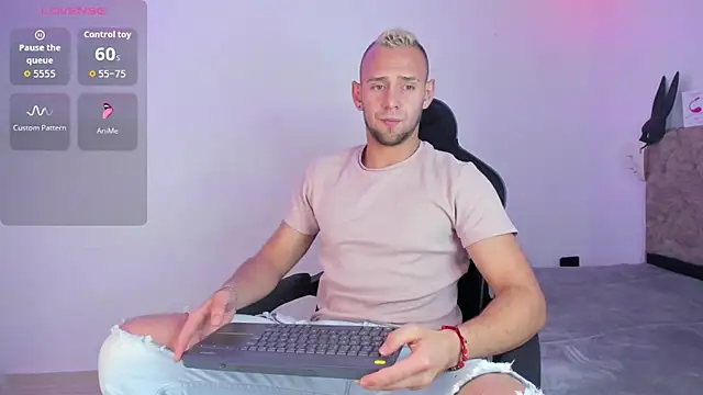 Snapshot of Damon_Bakert chatting on 01.06.26 Damon Bakert online show from 01.06.26