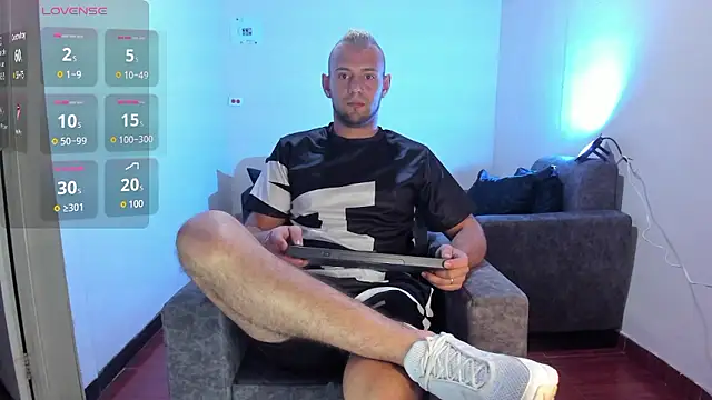 Snapshot of Damon_Bakert chatting on 01.10.26 Damon Bakert online show from 01.10.26