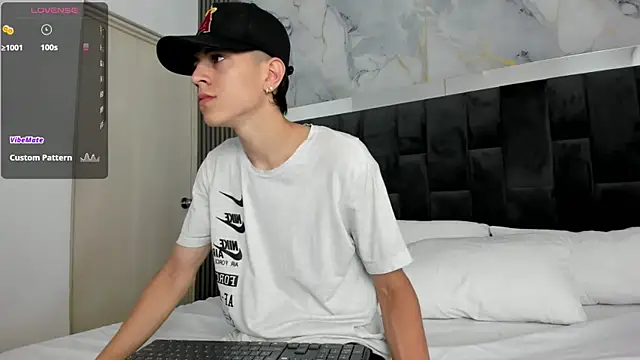 Snapshot of Dei_v_48 chatting on 12.11.24 Dei v 48 online show from 12.11.24