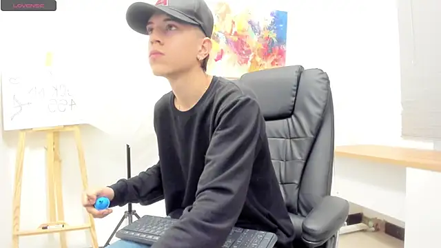 Snapshot of Dei_v_48 chatting on 02.18.25 Dei v 48 online show from 02.18.25