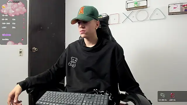 Snapshot of Dei_v_48 chatting on 03.04.25 Dei v 48 online show from 03.04.25