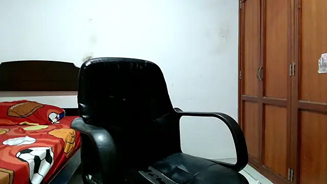 Snapshot of Dei_v_48 chatting on 11.15.25 Dei v 48 online show from 11.15.25