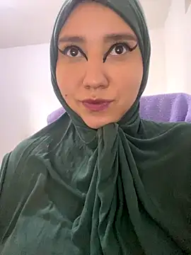 hannahayat online show from 12.15.25