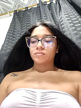 -VICKKY online show from 02.20.25