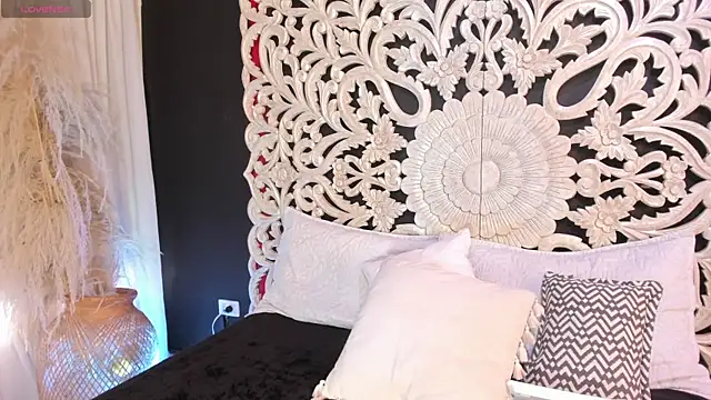 Snapshot of tiffany_becker chatting on 09.19.25 tiffany becker online show from 09.19.25