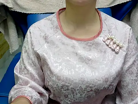 Snapshot of Cherry_6969 chatting on 12.01.25 Cherry 6969 online show from 12.01.25