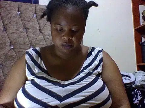 Snapshot of zoey10 chatting on 07.14.26 zoey10 online show from 07.14.26