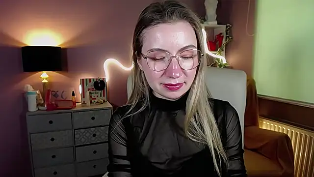 Mia Tasty online show from 03.21.25