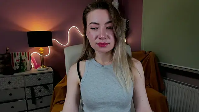 Mia Tasty online show from 12.17.25