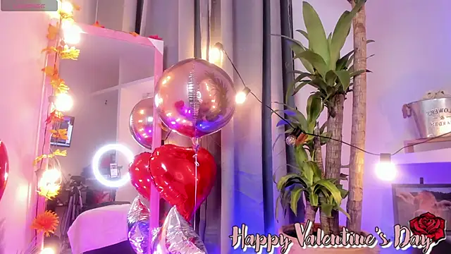 Snapshot of pamduff chatting on 02.16.25 pamduff online show from 02.16.25