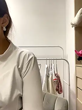 Snapshot of AnaWest chatting on 09.16.25 AnaWest online show from 09.16.25