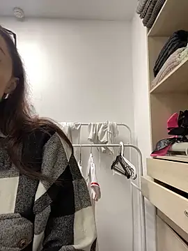 Snapshot of AnaWest chatting on 10.05.25 AnaWest online show from 10.05.25