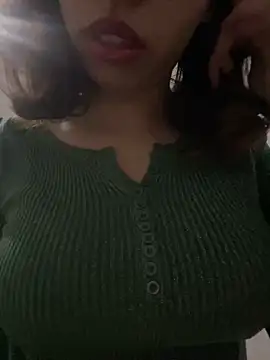 Snapshot of farah-36 chatting on 02.01.25 farah-36 online show from 02.01.25