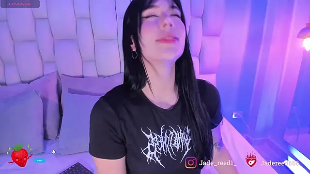 Snapshot of jade_reeed chatting on 12.22.25 jade reeed online show from 12.22.25