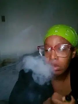 Snapshot of madamsensuale chatting on 01.04.25 madamsensuale online show from 01.04.25