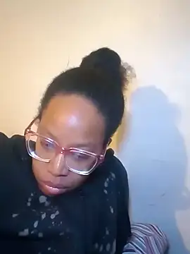 Snapshot of madamsensuale chatting on 01.10.25 madamsensuale online show from 01.10.25