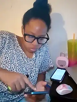 Snapshot of madamsensuale chatting on 01.15.25 madamsensuale online show from 01.15.25