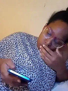 Snapshot of madamsensuale chatting on 01.21.25 madamsensuale online show from 01.21.25