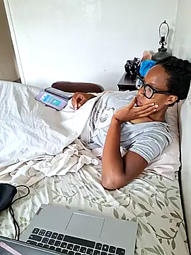 Snapshot of madamsensuale chatting on 06.23.26 madamsensuale online show from 06.23.26