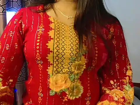 Snapshot of Unlucky-flowers chatting on 02.01.25 Unlucky-flowers online show from 02.01.25