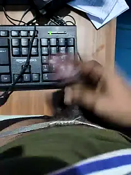 Snapshot of rajesh31tamil chatting on 12.18.24 rajesh31tamil online show from 12.18.24