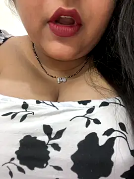 smile pretty online show from 10.16.25