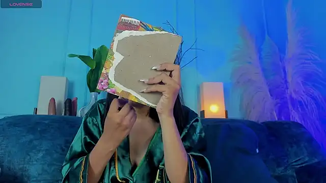 Elizabeth VonSweet online show from 12.15.25